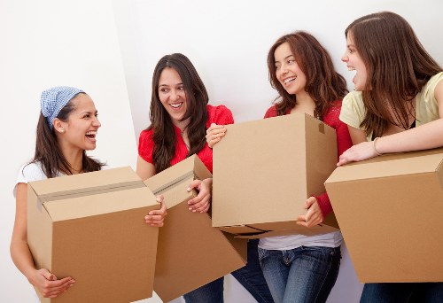 Removal pricing discussed for a house move near a busy Lambeth street