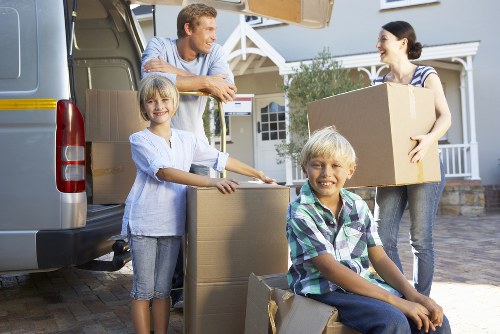 Packing and transport support for a Lambeth moving van service